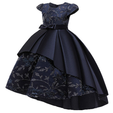 Robe à queue d'aronde à manches volantées traînante avec nœud pour enfant