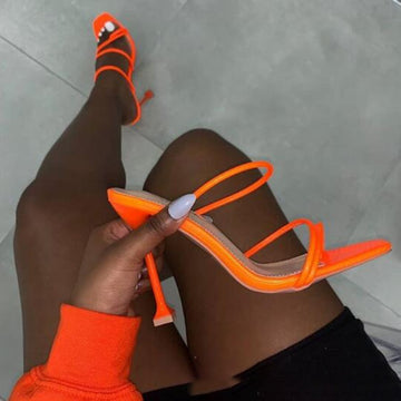 Talons aiguilles Stiletto pour les femmes Sandales à bout carré pour l'été