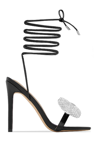 Talons hauts avec nœud en strass et sangles croisées bow™