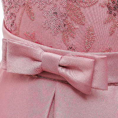 Robe à queue d'aronde à manches volantées  traînante avec nœud pour enfant